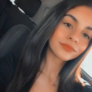 Meet your Posher, Herminia